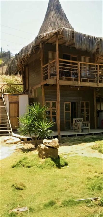 Puerto "Te" Máncora Exterior foto