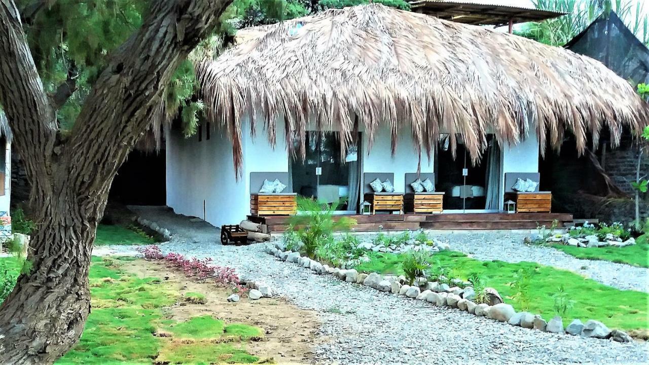 Puerto "Te" Máncora Exterior foto